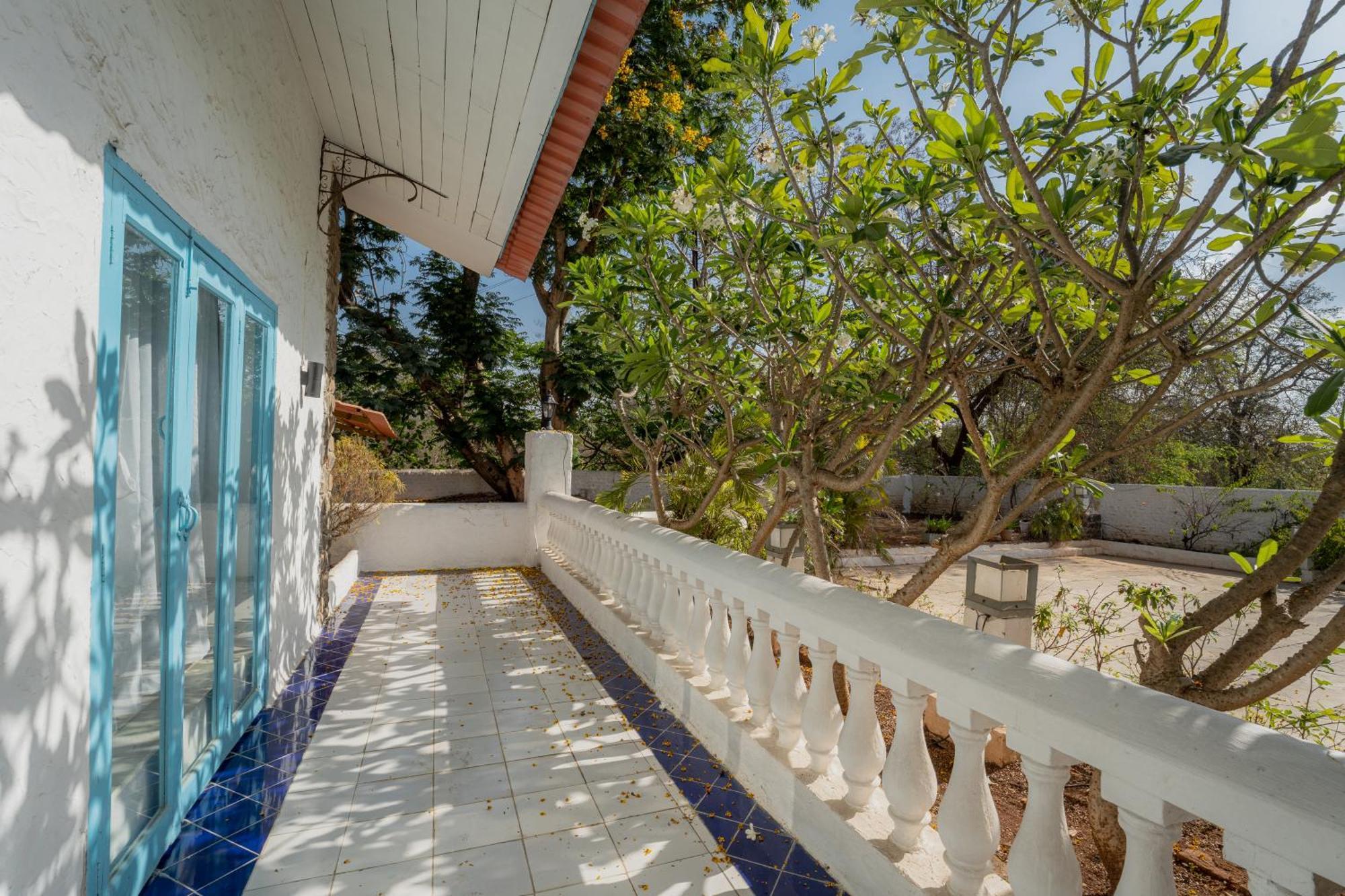 Lohonostays Villa Santorini Alibág Kültér fotó